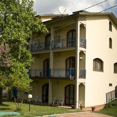 Hotel The Marquee Castelnuovo di Garfagnana Exterior foto