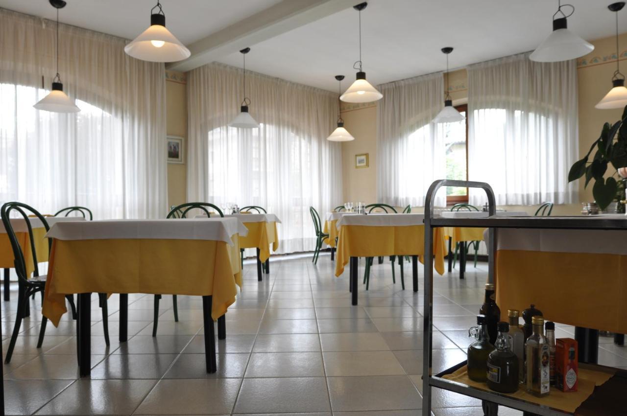 Hotel The Marquee Castelnuovo di Garfagnana Exterior foto